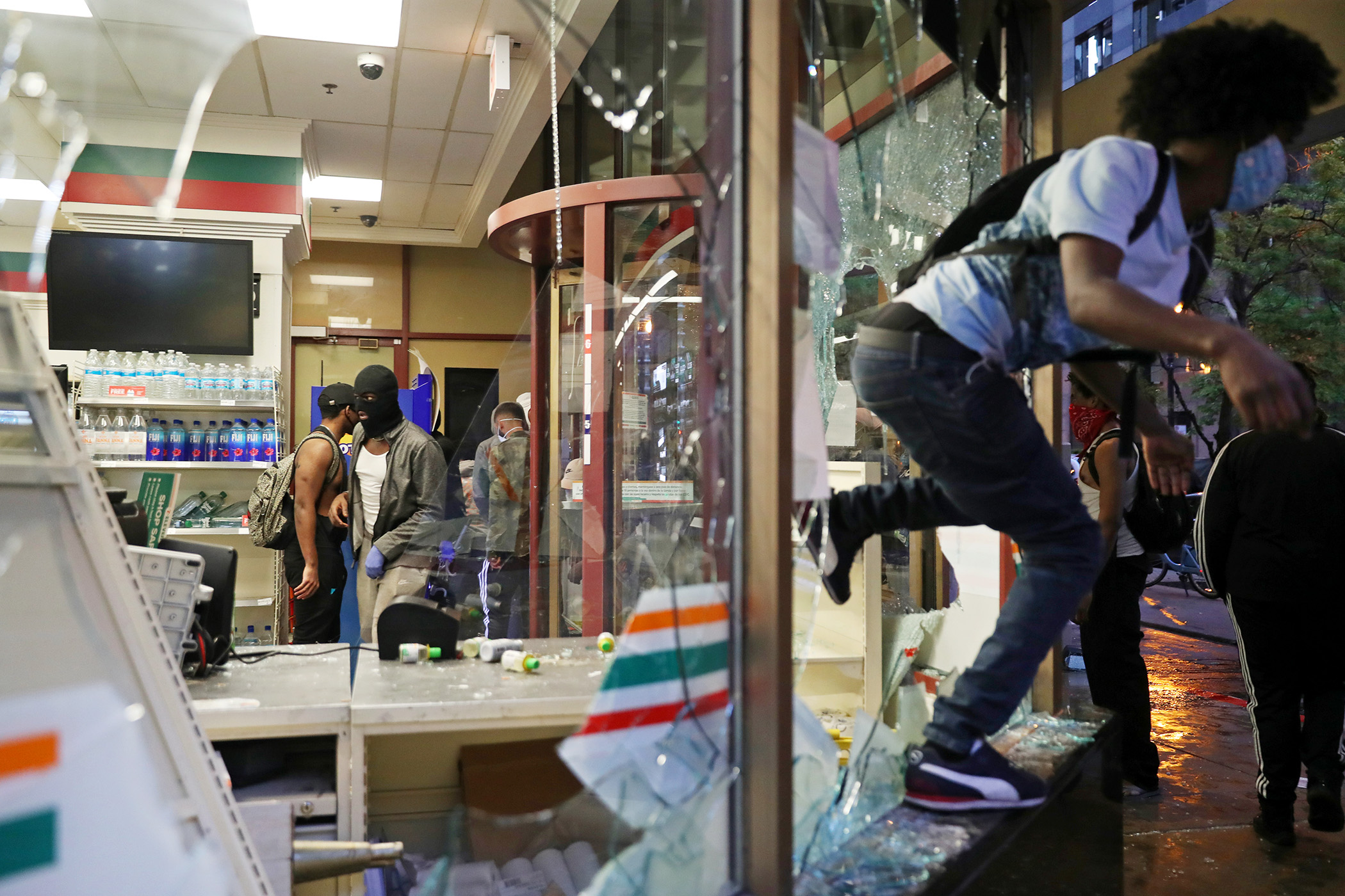 ct-george-floyd-minneapolis-protest2